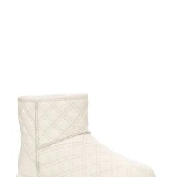 UGG Classic Short Quilted Fresh Snow Leather Boot