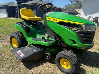John Deere Lawn mower