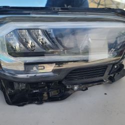 2020 - 2023 TOYOTA TACOMA TRD RIGHT HEADLIGHT PASSENGER SIDE FULL LED GENUINE USED OEM.  G1