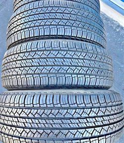 235/65/18 Michelin set de Tires con 89% de vida las 4