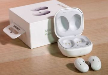 🎶 Galaxy Buds Live – Music That Moves You
