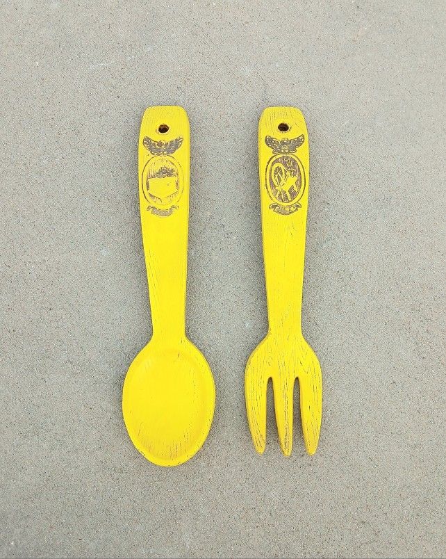 Vintage Universal Statuary Wood Wall Hanger Spoon/Fork