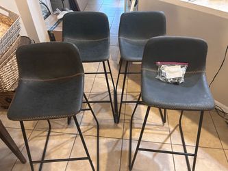 Set of 4 bar height chairs