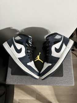 Air Jordan 1 Mid “Armory Navy”