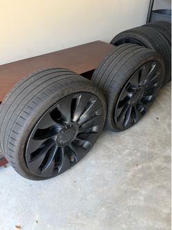 Tesla OEM wheels and tires