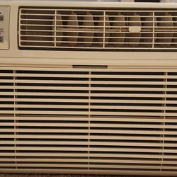 FRIGIDAIRE
FFTA1033Q24  10,000 BTU