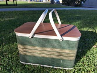 Vintage 1960's MCM Redmon Woven Green and White Picnic Basket, with Wood Lid, and Dual Metal Handles. GREAT RARE FIND!...asking $45.00