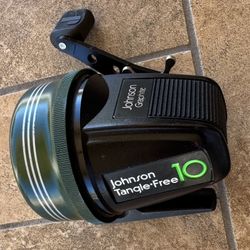 Vintage, Johnson  10 Tangle Free Fishing Reel