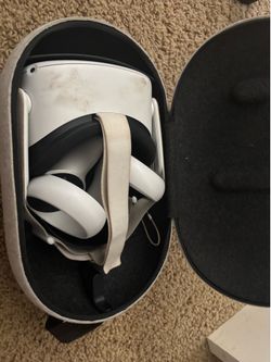 Oculus with case