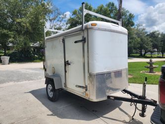 5x8  nice trailer