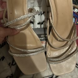 Cute Women’s Heels Size 10/11