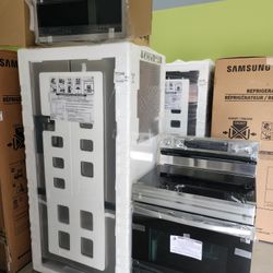 Kitchen Bundle!! Refrigerador , Estufa Electrica, Micro Y Lavaplatos!!!