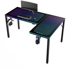 Gaming Desk/ 27 Inch Monitor 