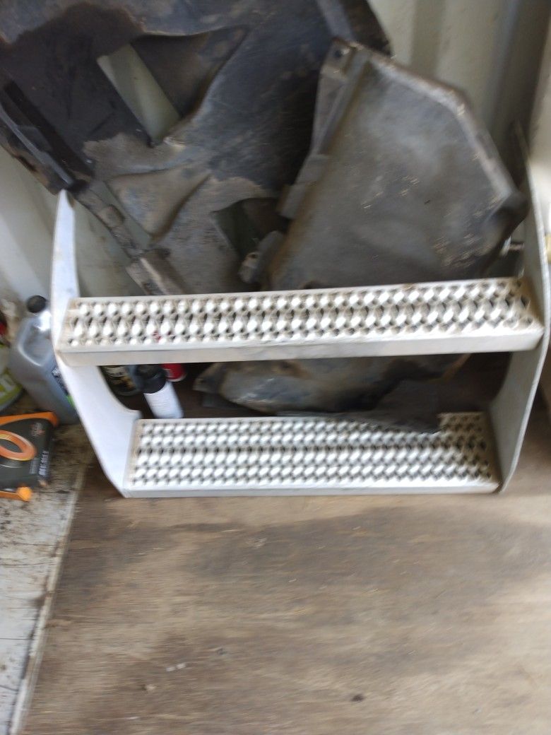 2015 Peterbilt 579 Daycab Hydraulic Tank and Step