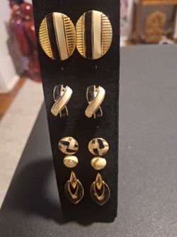 Vintage Mix and match (6) earrings (1) collar bar and (1) brooch