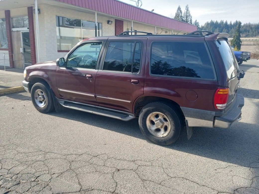 99 Ford Explorer XLT 4x4