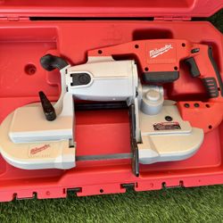 Milwaukee  M28 28V Lithium-Ion Cordless Band Saw w/ Hard Case **TOOL ONLY**