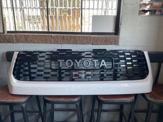 2019 Toyota Tundra Grille BRAND NEW ✅ ORIGINAL 2021