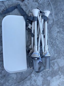 Popup travel booster chair