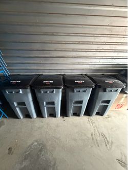 Brute 50 gallon trash cans