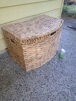 Wicker Storage Chest Bin 28 x 18 x 17
