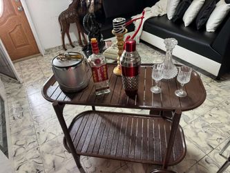 Bar de madera muy bonito. Hacemos delivery