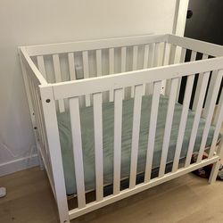 Mini crib