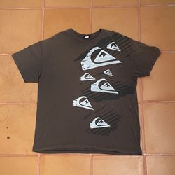 2000’s Quiksilver Brown Logo T Shirt Size XL Vintage Y2K Surf Wear Distressed 
