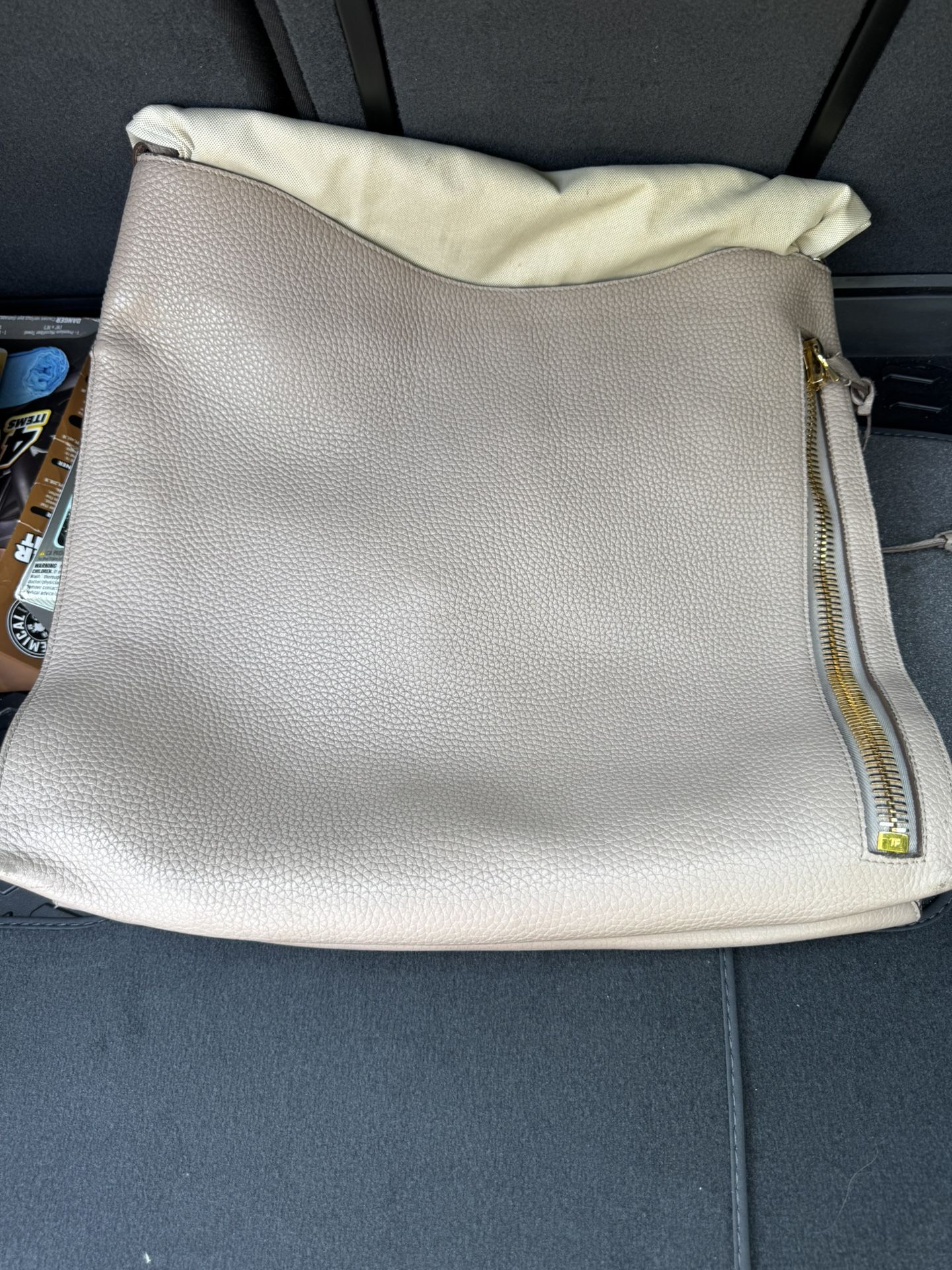 TOM FORD Alix Hobo Large in Grained Leather (Beige)