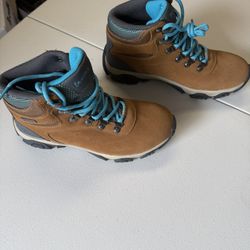 Hiking Boots – Never Worn Size 7