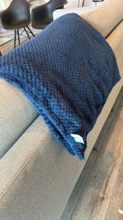 Nice Decor Throw Blanket Navy Blue - Like New