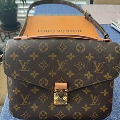 Louis Vuitton Monogram Pochette Metis