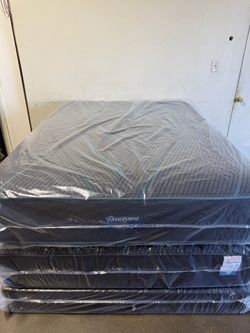 Beautyrest  Medium Firm Hybrid 12 in Mattress