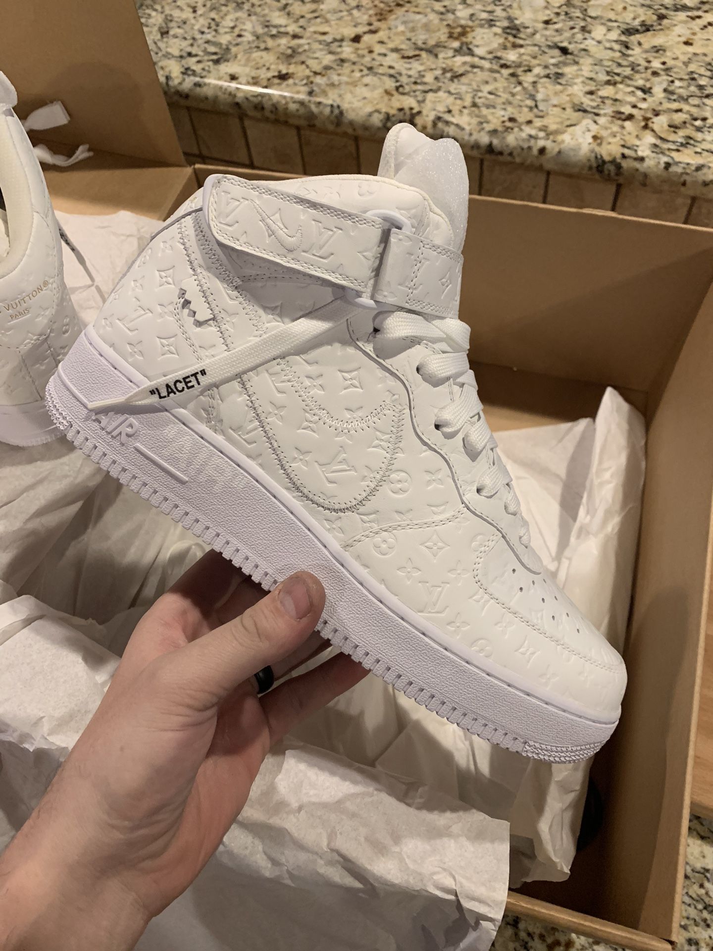 LV Air Force 1 Mid Size 10