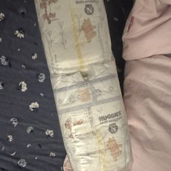 Huggies Newborn - 90 Pieces New