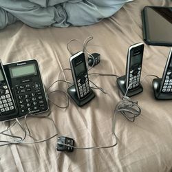 Panasonic KX-TGF780 DECT 5.5 V 4-Handset Phone Bundle