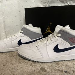 Brand New Nike Air Jordan 1 Mid Paris 2022