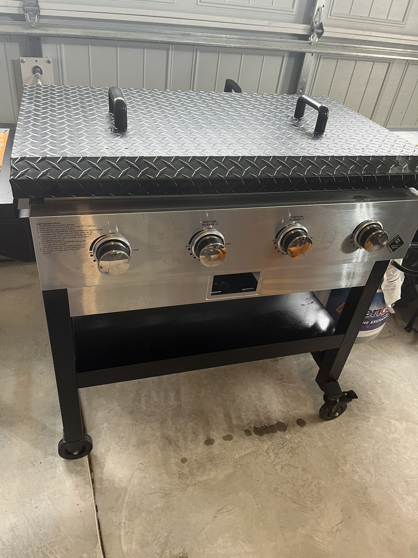 Sam’s Club Member’s Mark 4 Burner Flat Top Grill