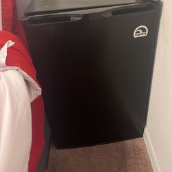 Igloo mini Refrigerator