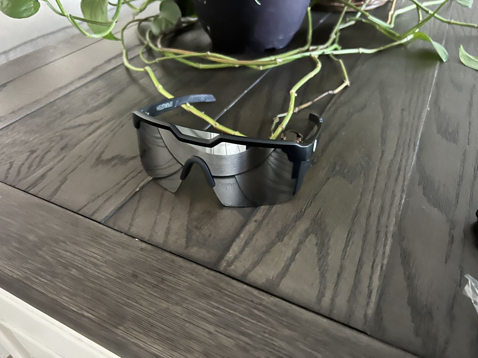 FUTURE TECH SUNGLASSES: SILVER Z87+