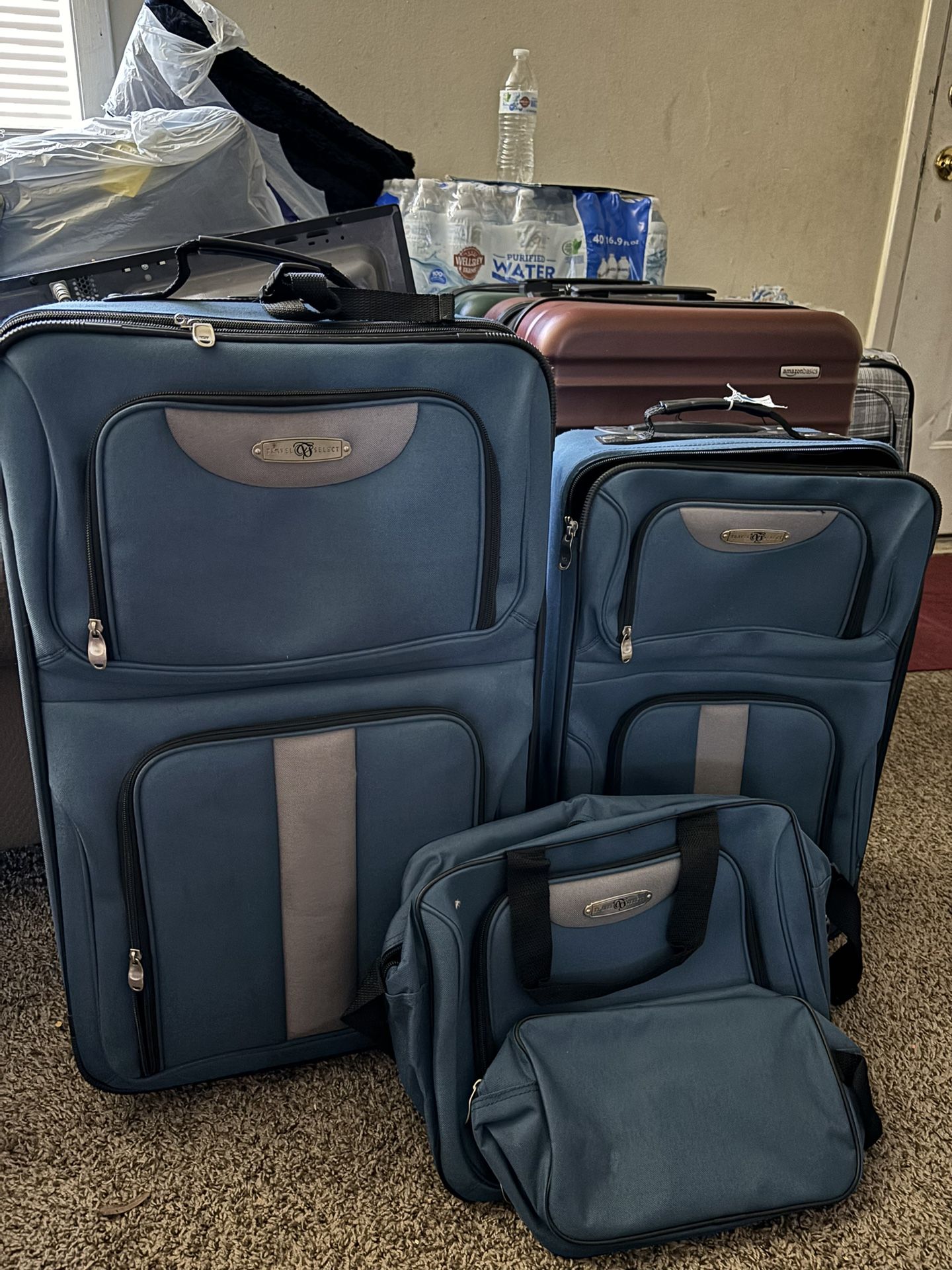 travel select luggage set