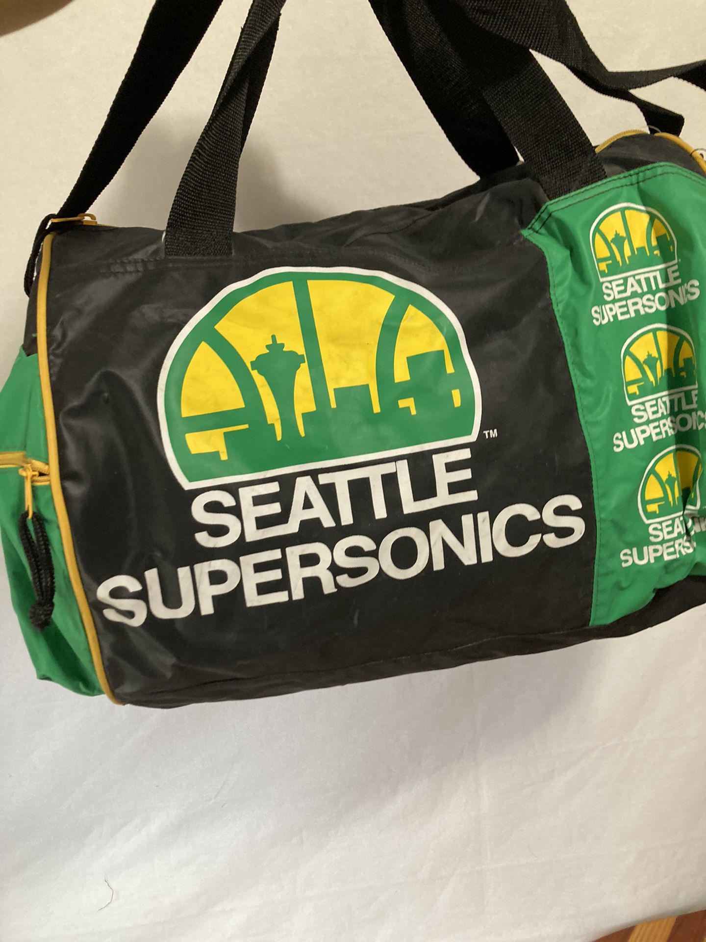 VTG 80s SEATTLE SUPERSONICS Player Issue Bag NBA Leather Duffle Bag Basketball