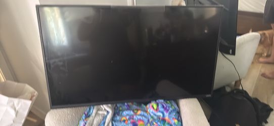 40 inch Vizio tv with mount
