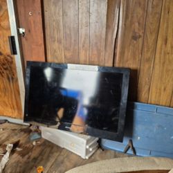 Emerson 40" Flat Screen T. V. 