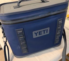 YETI Hopper Flip 18 Soft-Side Cooler - Classic Navy