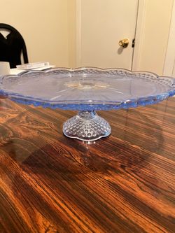 Glass cake stand