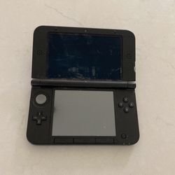 Nintendo 3DS XL (for Parts). 