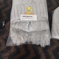 TWEETY BIRD.   Fleece Hat & Scarf Set