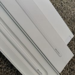Apple Pencil Pro & Logitech Keyboard (iPad Pro 11 M4)