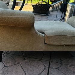 Real Wood Barstools So Nice  Color In Very Good Condition 